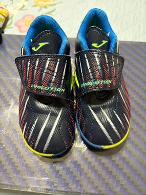JOMA Evolution PreOwned Futbol shoes/sneakers for kids Size 7.5/8C